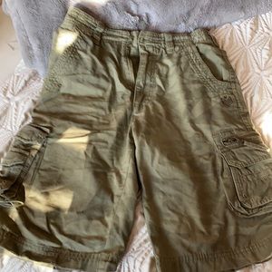 Billabong young men’s army green cargo shorts.
